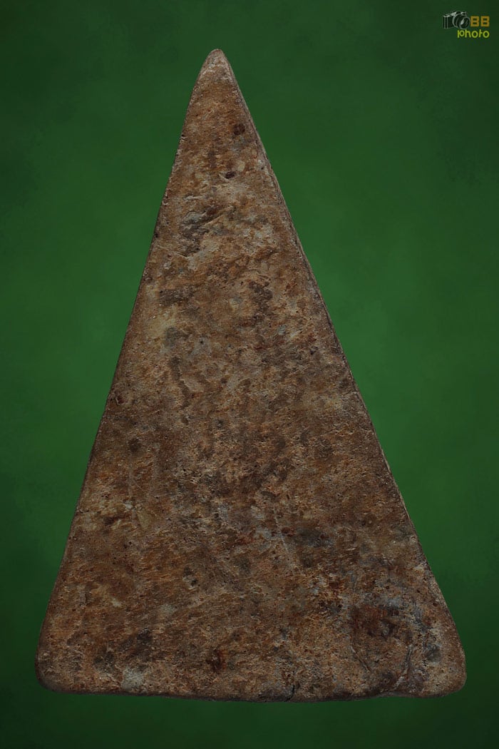 พระนางกำแพง เนื้อดิน