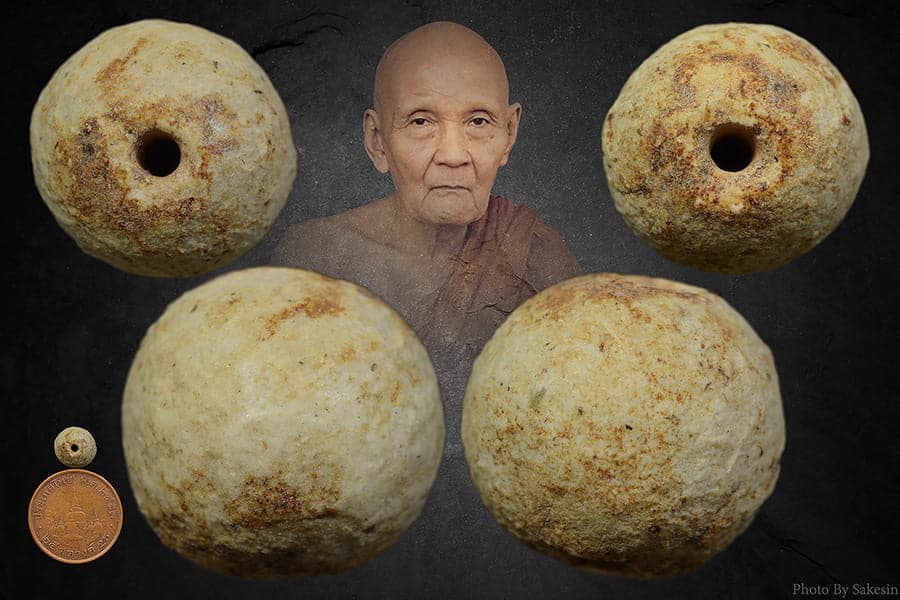 ผ้ายันต์ราชสีห์-ดอกบัวบาน  หลวงพ่อจง วัดหน้าต่างนอก