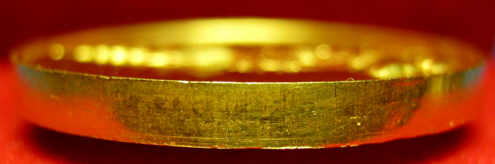 เหรียญพระแก้วมรกต รุ่นบูรณะฉัตร เนื้อทองคำ พิมพ์ใหญ่ ปี 2531  ปลุกเสกวัด ณ วัดพระศรีรัตนศาสดาราม ( ว