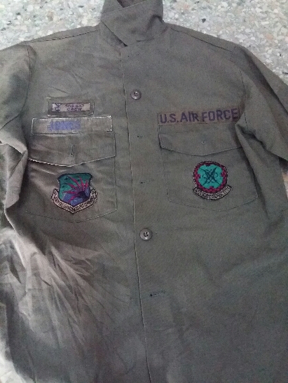 ☆☆☆ เสื้อทหาร US AIR FORCE จำนวน 1 ตัว ยุคสงครามเวียมนาม สภาพไม่มีขาด☆☆☆ เคาะเดียว☆☆☆080-110-0405☆☆☆