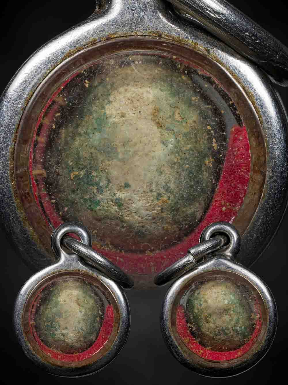 เม็ดพระธาตุโบราณ