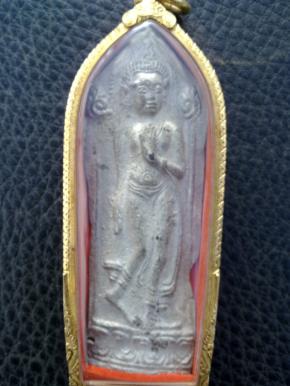 พระลีลาซุ้มหงอนไก่ กรุเขาพนมเพลิง สุโขทัย