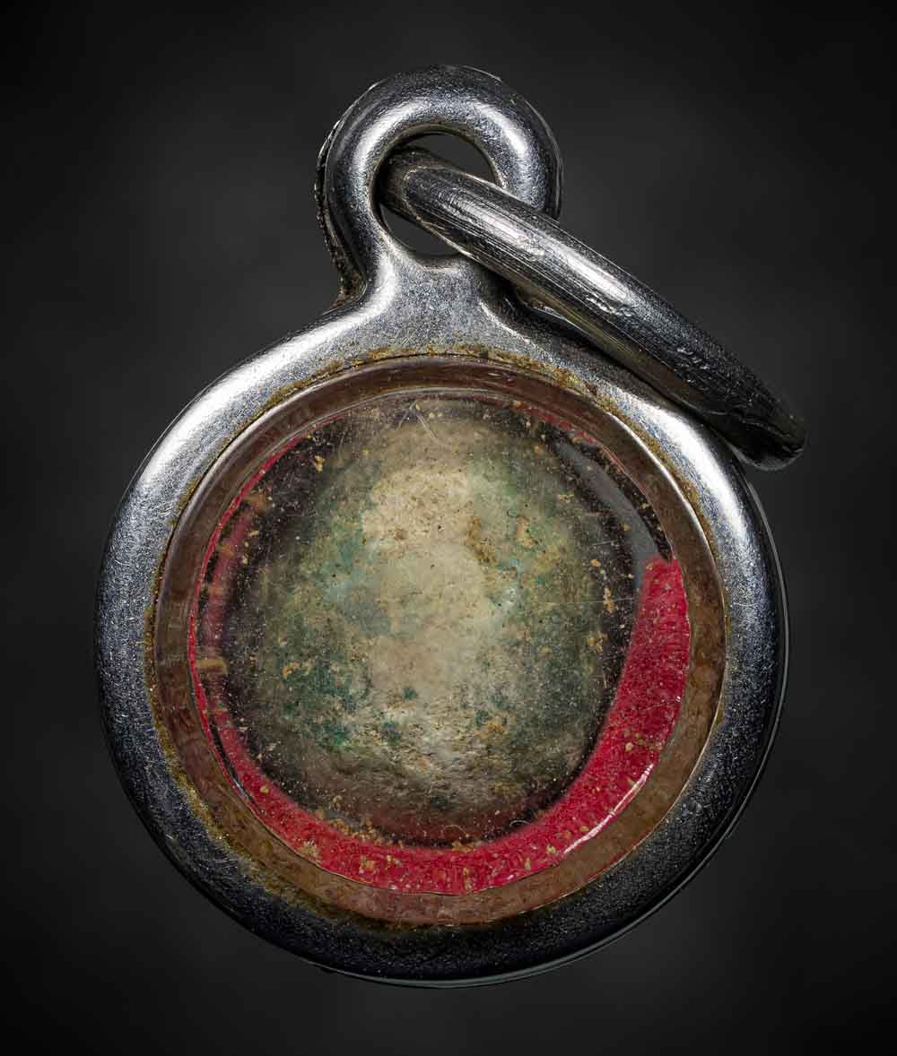 เม็ดพระธาตุโบราณ