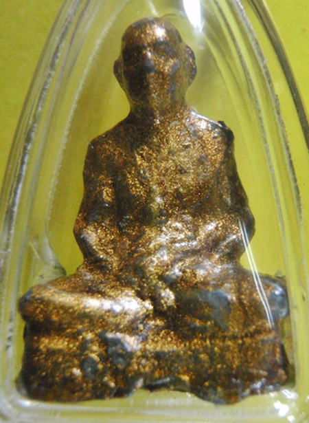 รูปหล่อครูบาศรีวิชัย ครูบาอินสม สวยๆครับ ลงทองเดิมๆ