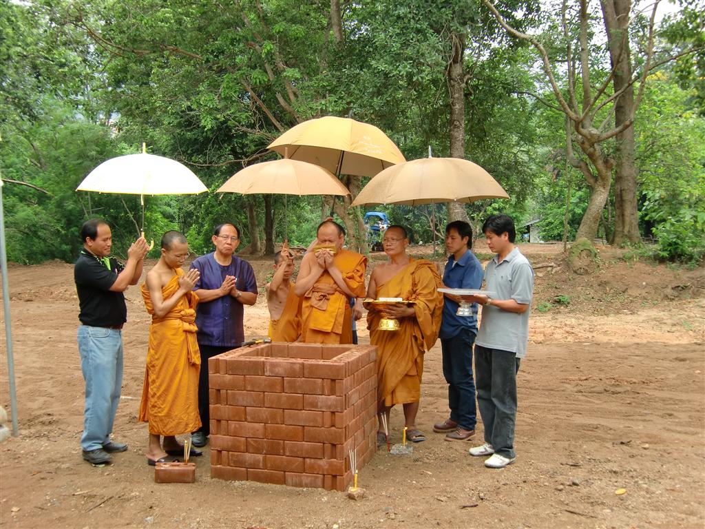 ช่วยร่วมฟื้นฟูวัดหมูบุ่นกันนะครับ