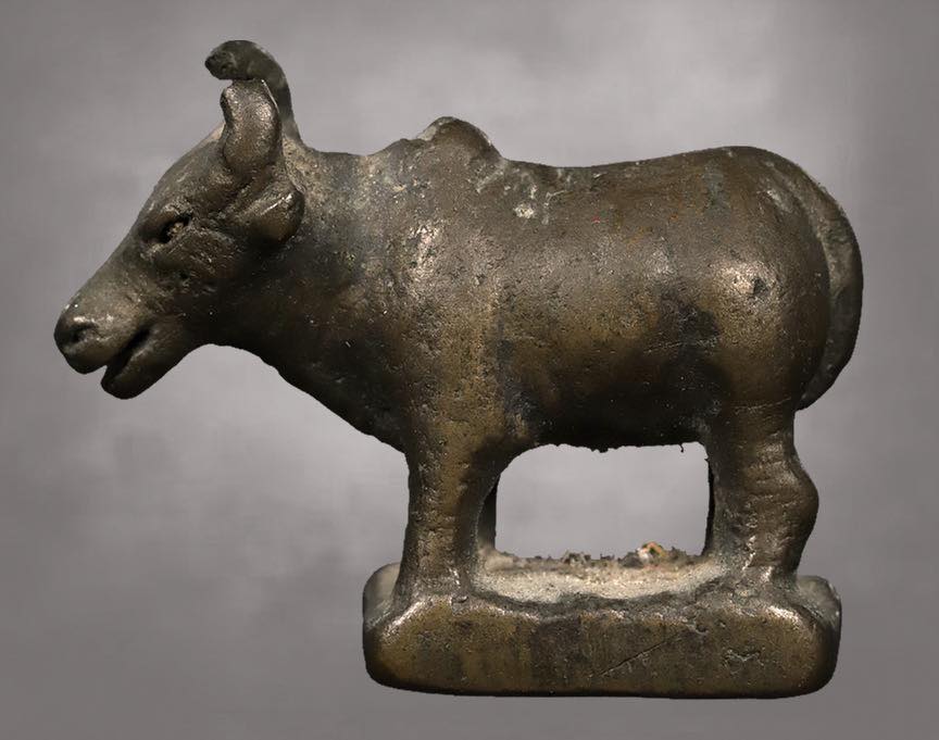 วัวธนูล้านนาเนื้อสัมฤทธิ์