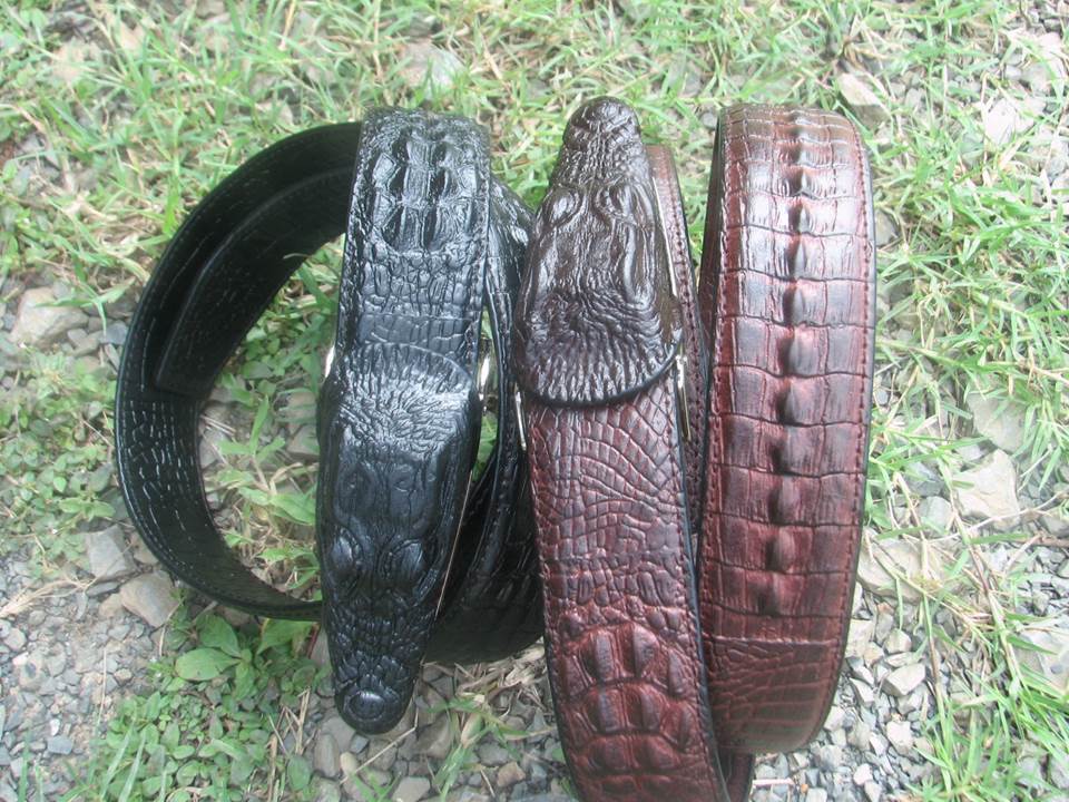 เข็มขัด...หนังวัวอัด ( เมืองชาละวัน จ.พิจิตร)