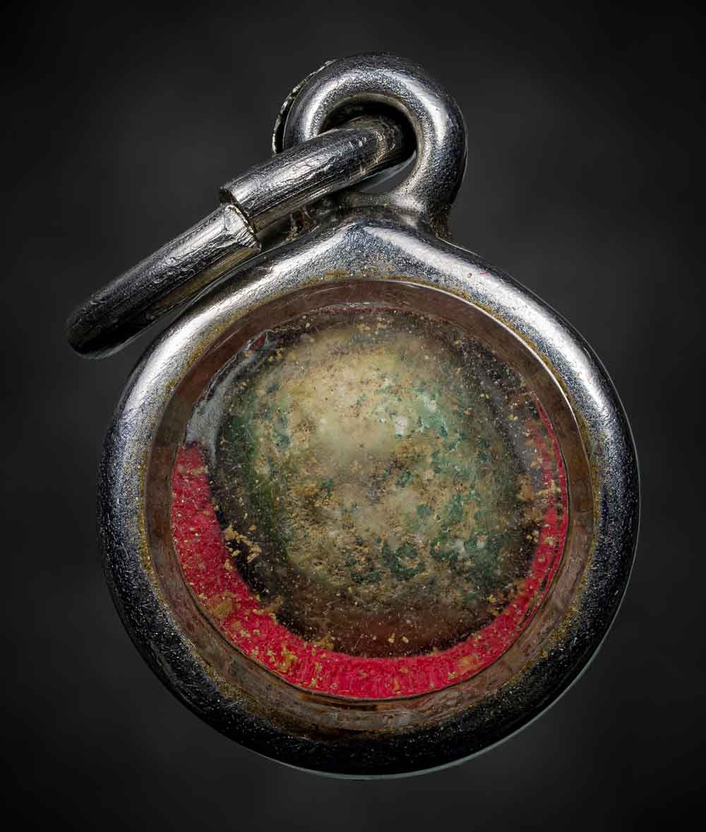 เม็ดพระธาตุโบราณ