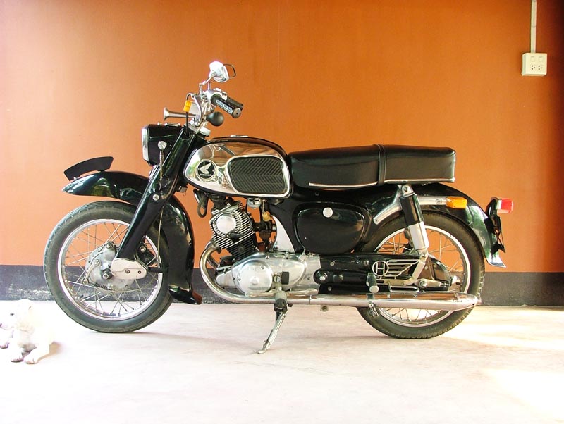 HONDA C- 95 คลาสสิคดีนะครับ